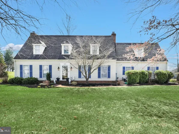 1575 Greenbriar Rd, York, PA 17404