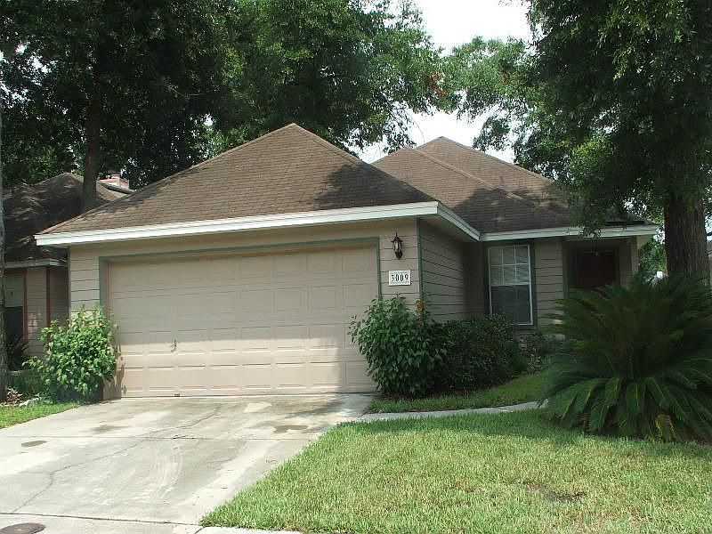 1st image of 3009 Caroline Crest Dr E