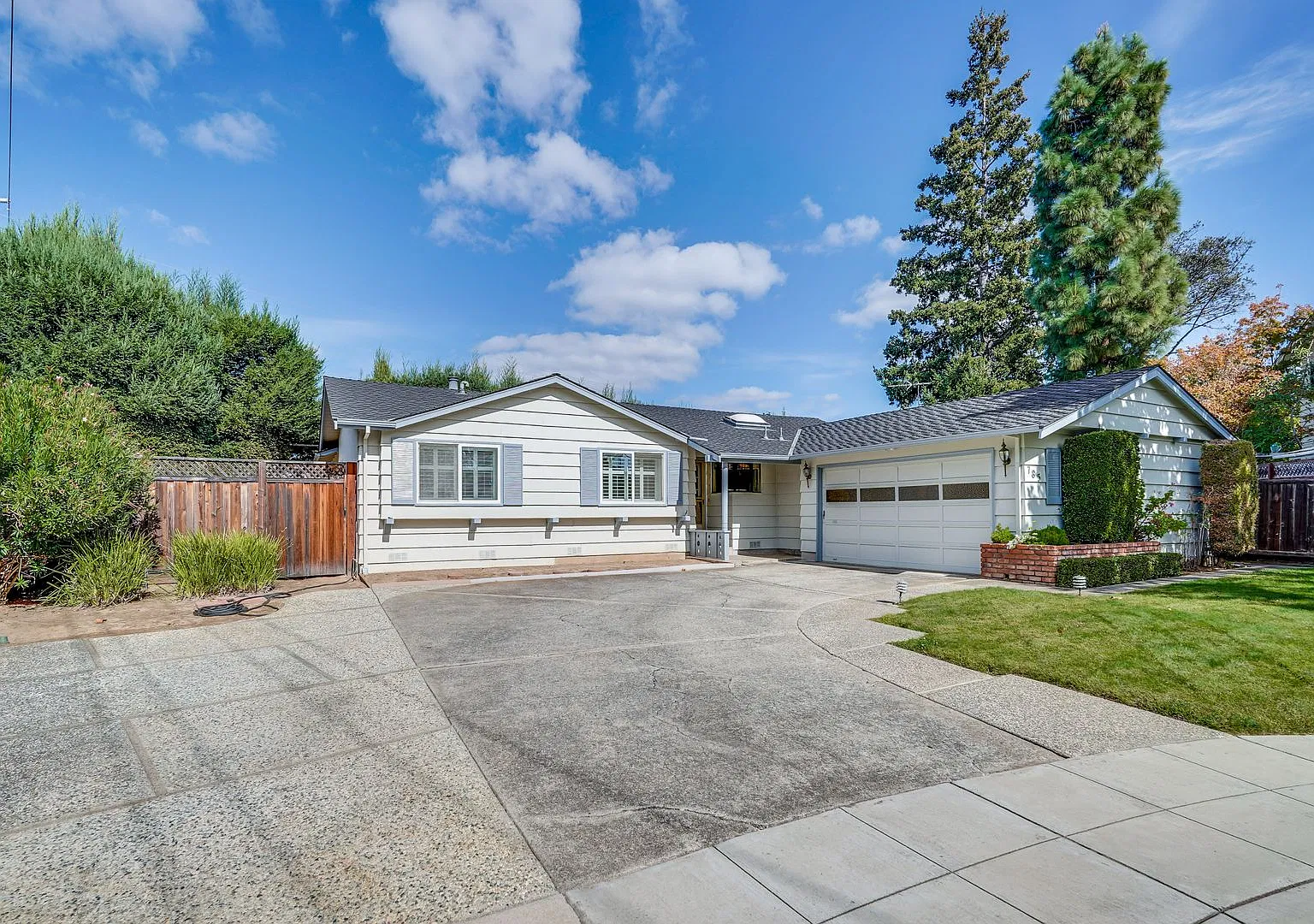 Charming Single-Family Home in Sunnyvale Neighborhood with expansive backyard — Photo 1