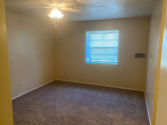 4th image of 1100-1110 Holik Dr #D