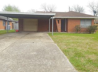 823 S 4th St, La Porte, TX 77571