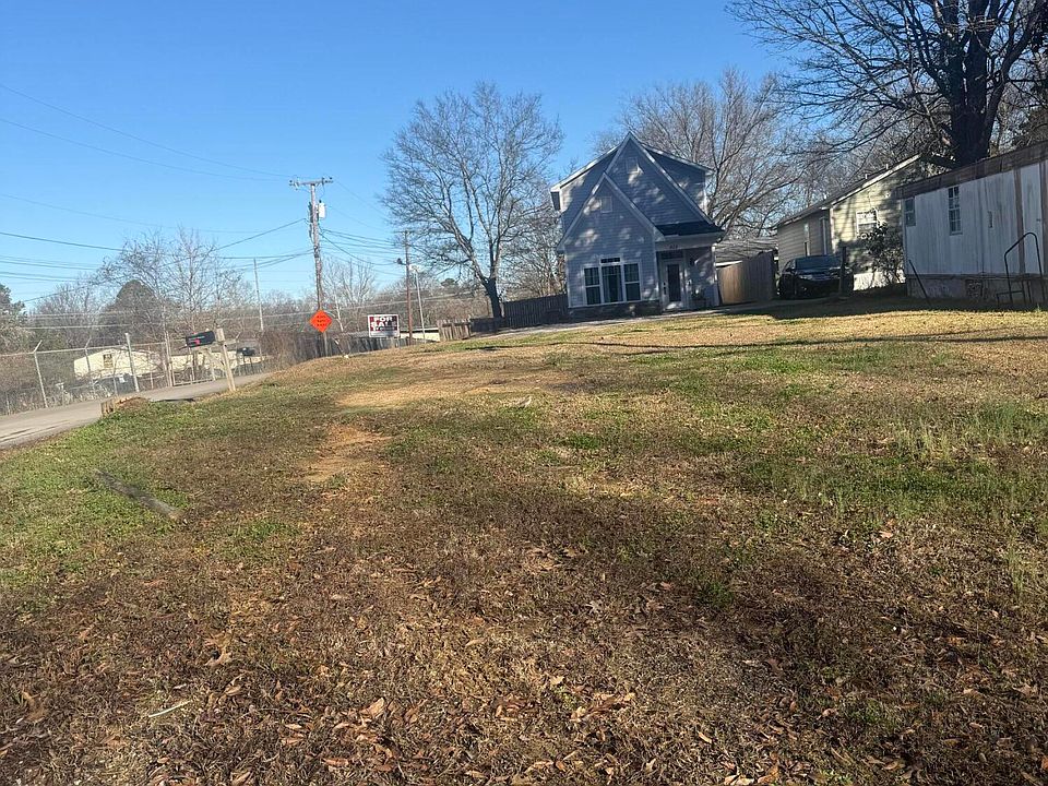 2nd image of 610 W Main St