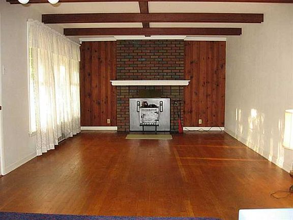 3rd image of 2417 Ridgewood Ct