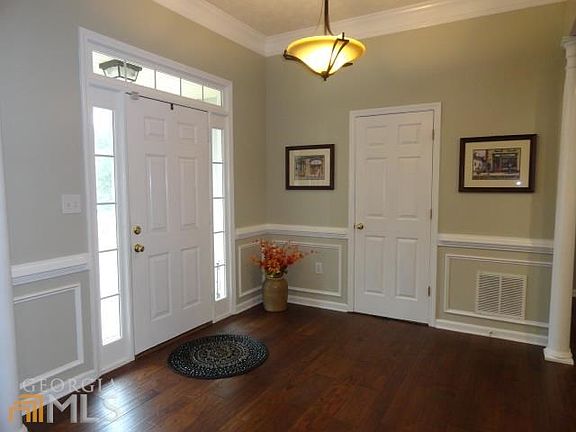 5th image of 390 Crescent Dr