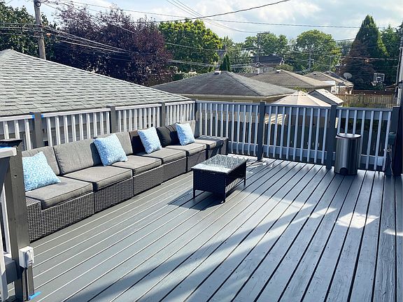 4th image of 3839 N Hamlin Ave #1