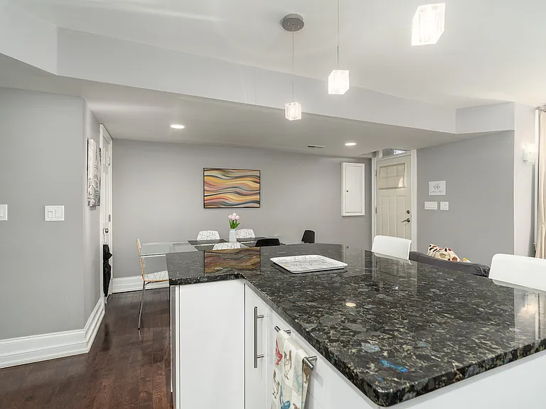 403 P St NW #B — Photo 8
