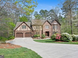 2702 Long Lake Ter NE, Roswell, GA 30075