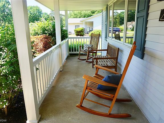 3rd image of 293 Greenlawn Dr