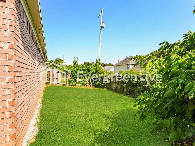 5944 Wagon Hill Rd E — Photo 15