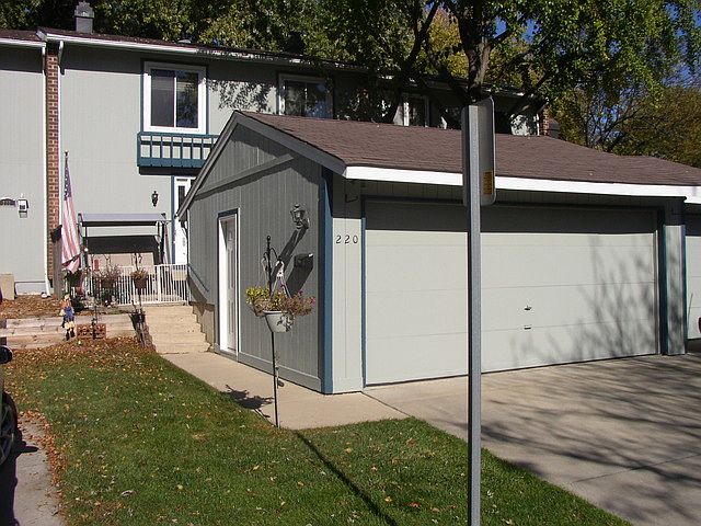 1st image of 220 Clearbrook Ln #220