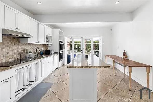 2754 Kenwood Ave — Photo 38