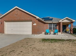 728 Falcon Rd, Saginaw, TX 76131