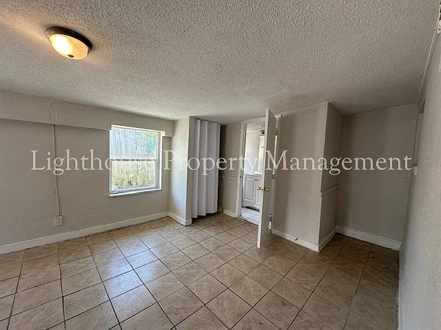 1490 W 33rd St — Photo 12