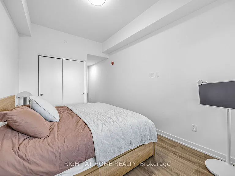 722 Marlee Ave #206 — Photo 14