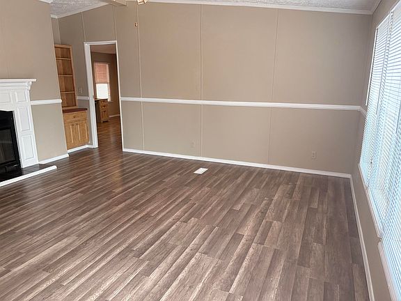 4th image of 2700 Capricorn Dr.