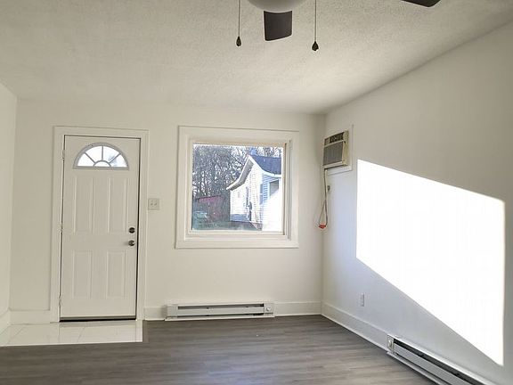 4th image of 2413 Wakefield St