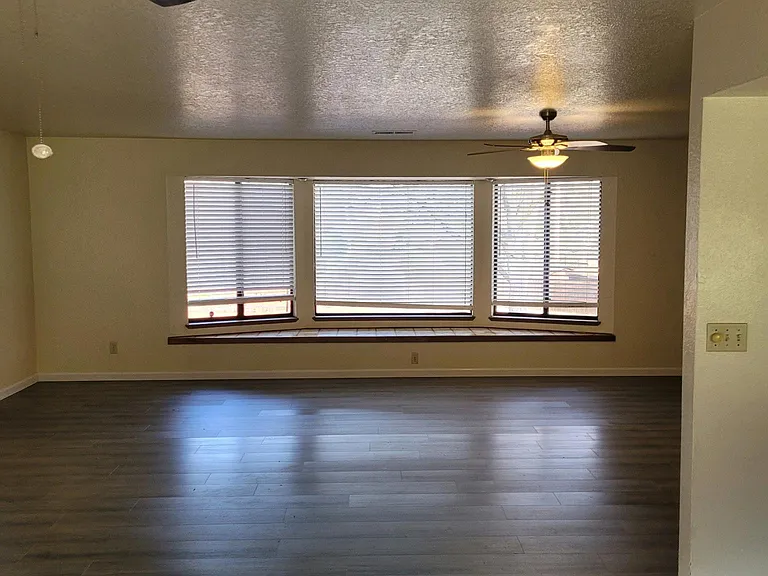 10205 Morro Rd — Photo 3
