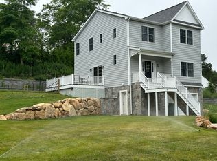 15 S Beach Rd, Southampton, NY 11968