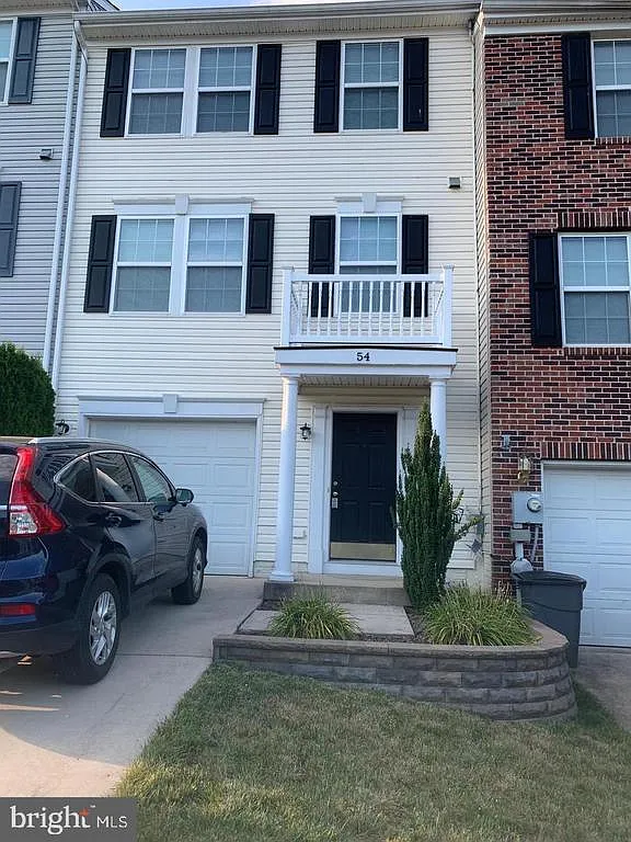 3 bed, 3.5 bath, 1620 sqft, $1,800 — Photo 1