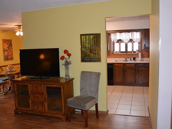 5th image of 7944 Paxton Ave APT A