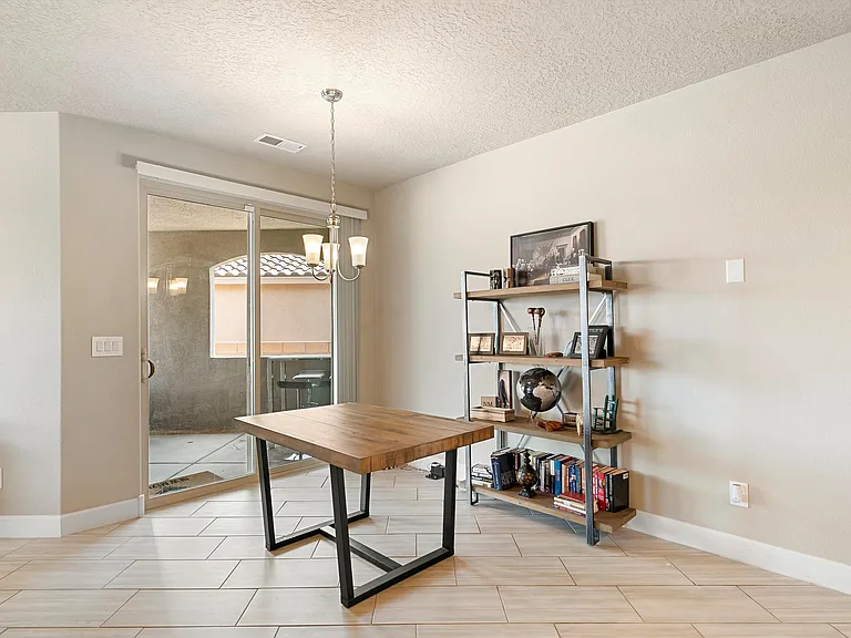 4453 Skyline Loop NE — Photo 21