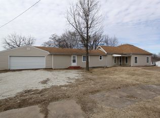 619 Clifton St, Onaga, KS 66521