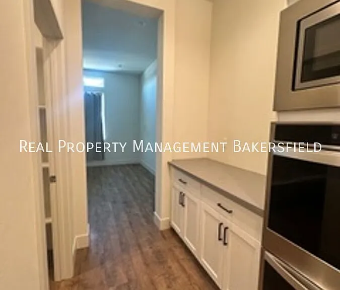 823 Brookline Ln — Photo 10