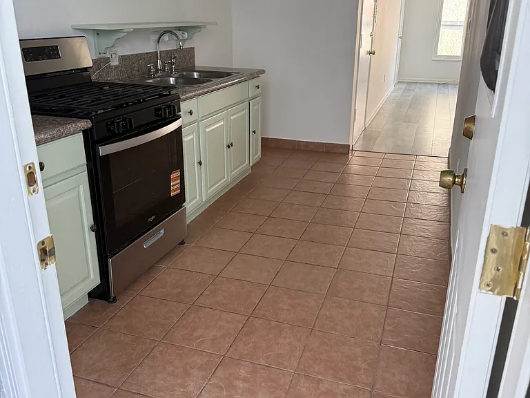 1738 Winona Blvd #2 — Photo 3