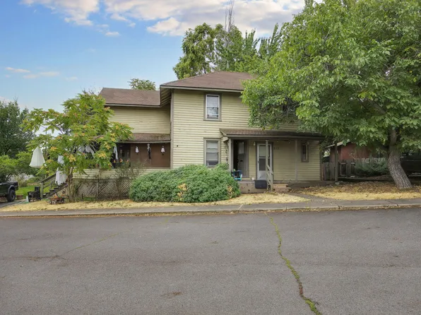 715 N Main St, Ashland, OR 97520