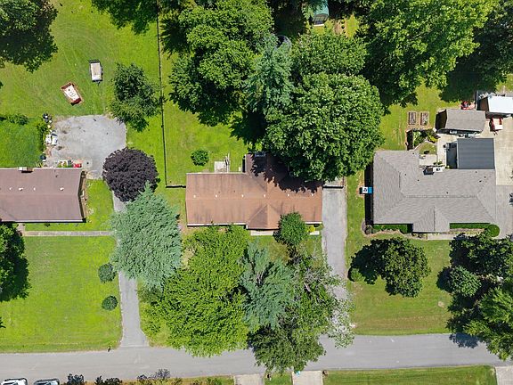 3rd image of 3524 Castlewood Ct