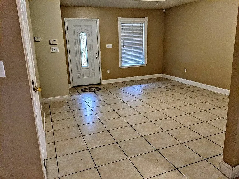 14018 Contemporary Ln — Photo 4