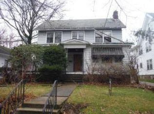 1482 Parkhill Rd, Cleveland Heights, OH 44121