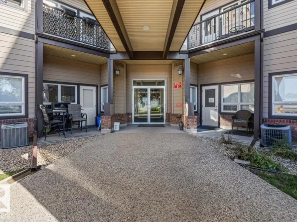 8702 Southfort Dr #208, Fort Saskatchewan, AB T8L 4R6