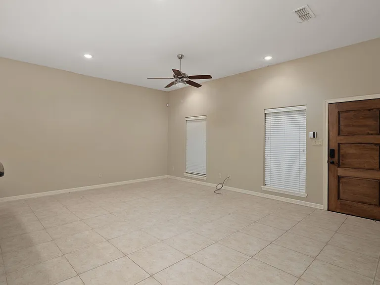 2805 Mimosa St #11 — Photo 10
