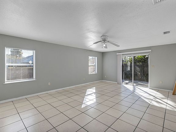 5th image of 435 Gilman Cir