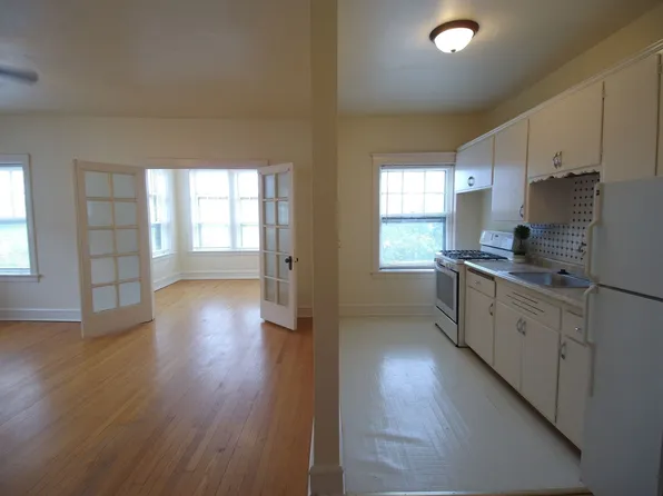 Colleen Anne, 2563 N Farwell Ave #7, Milwaukee, WI 53211