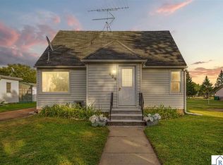409 S 5th St, Le Sueur, MN 56058