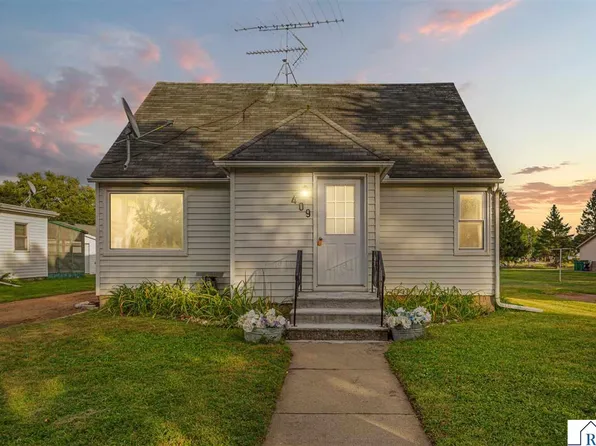 409 S 5th St, Le Sueur, MN 56058