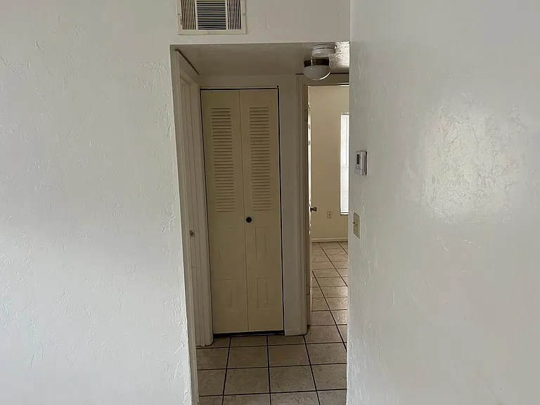 2361 SW 31st Pl #7 — Photo 10