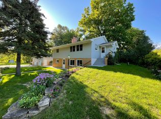 7001 Halstead Dr, Mound, MN 55364