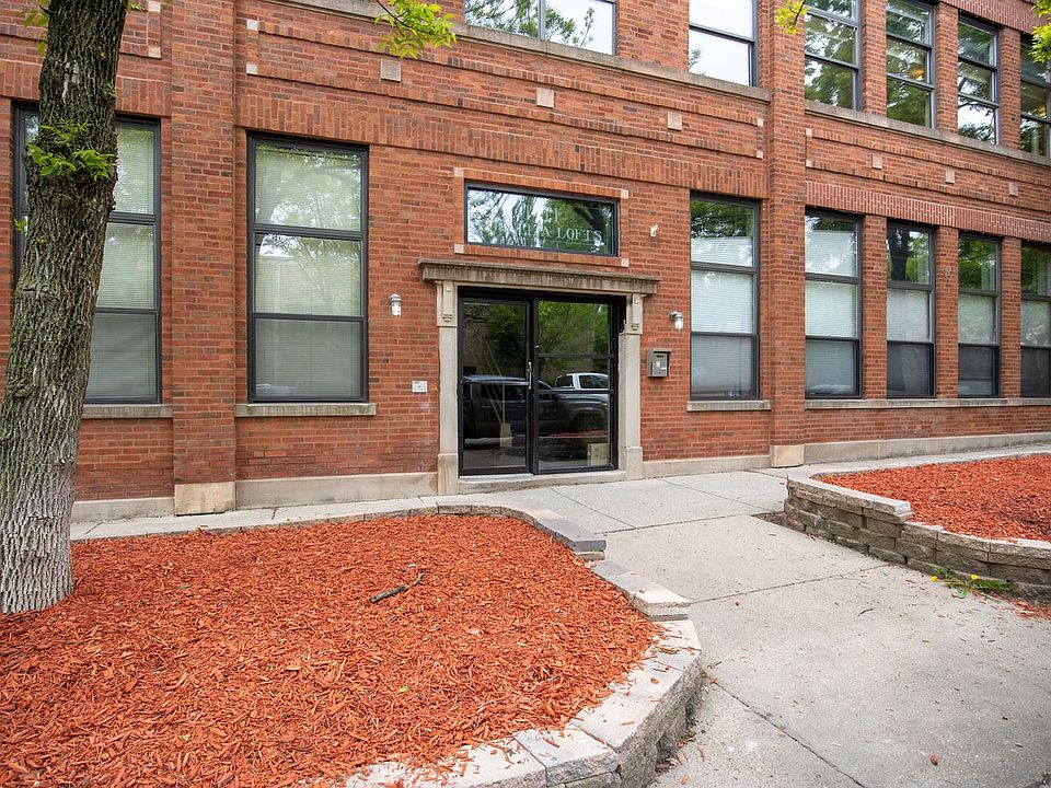 1st image of 1111 W Cornelia Ave APT 202
