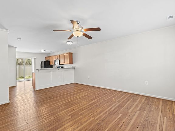5th image of 425 Sullivan Loop Rd