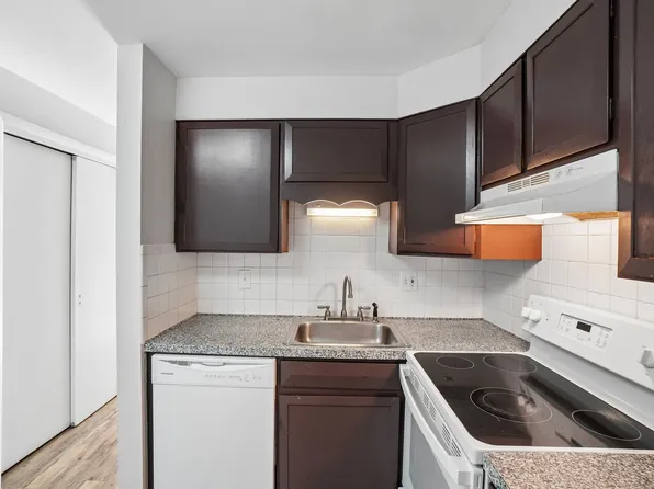 Larimar Apartments