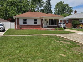 25162 Woodruff Rd, Flat Rock, MI 48134