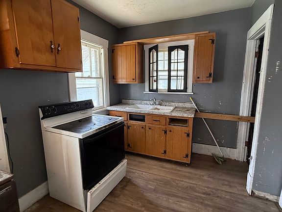 5th image of 1455 E Whitmer St