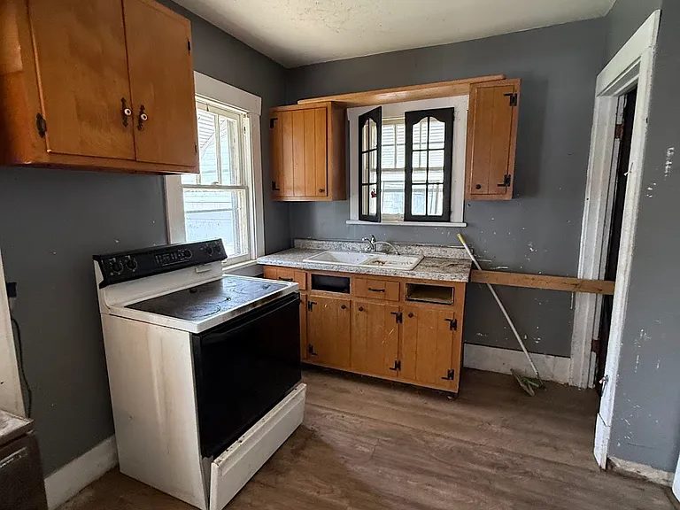 1455 E Whitmer St — Photo 5