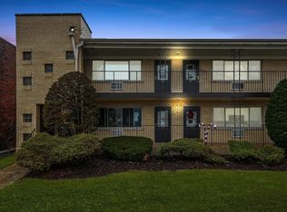 845 Busse Hwy APT 101, Park Ridge, IL 60068