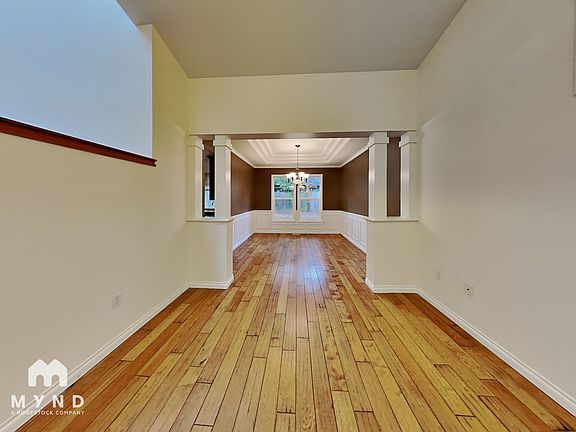 5th image of 13327 2nd Ave NE