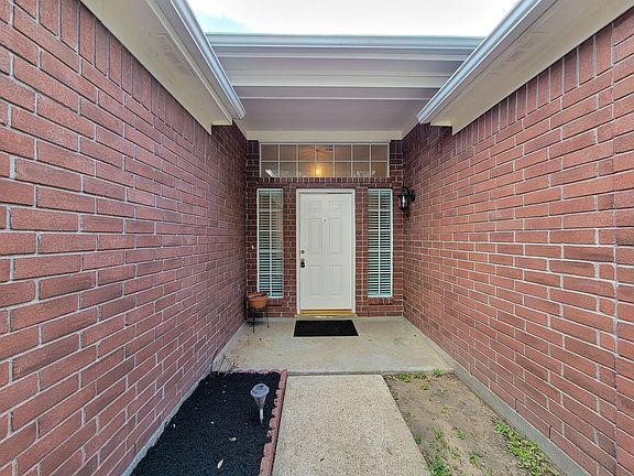 2nd image of 3107 Silver Cedar Trl