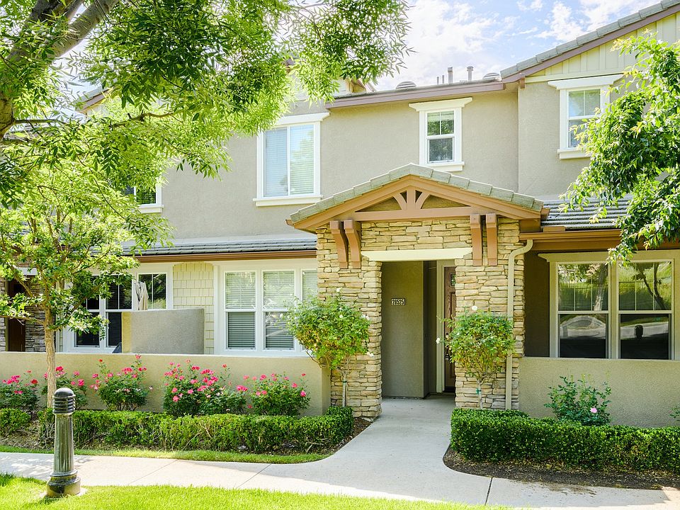 For Rent: $3,500 (3 beds, 2.5 baths, 1,580 Square Feet)